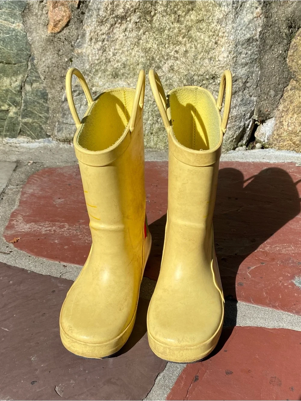 Cat and Jack Kids Yellow Rainbow Rain Boots sz 12